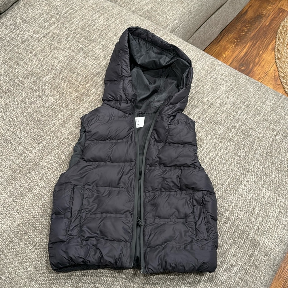 Boys black puffer vest